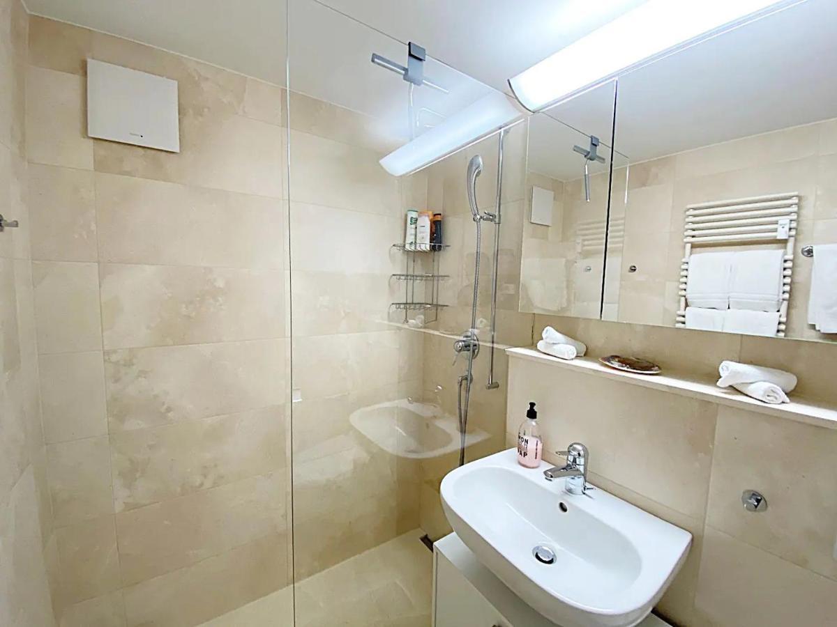Apartment Gemütlich, Modern Ausgestattet, 80m2 Für 4 Personen - Mu11 *